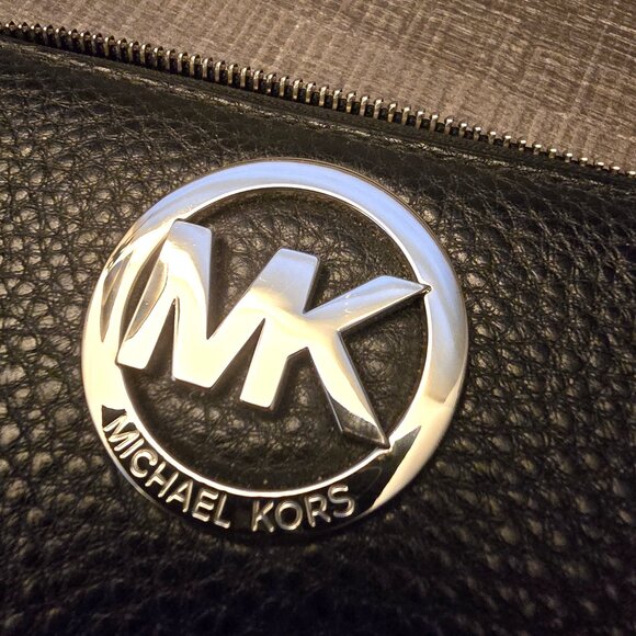 Michael Kors Fulton Large Flat Multi Function Leather Phone Case Wallet (Black) - Picture 2 of 4